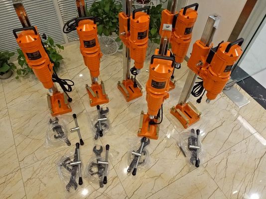 Wiertarka rdzeniowa JS-250C z 2 prędkościami obrotowymi do wzmocnionego wiercenia otworów.