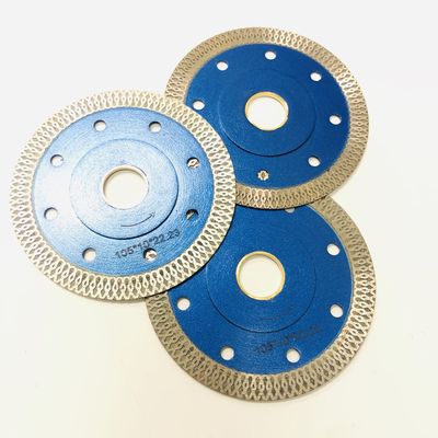 Tarcza diamentowa do piły tarczowej Turbo o średnicy 105 mm z tłoczoną na gorąco siatką